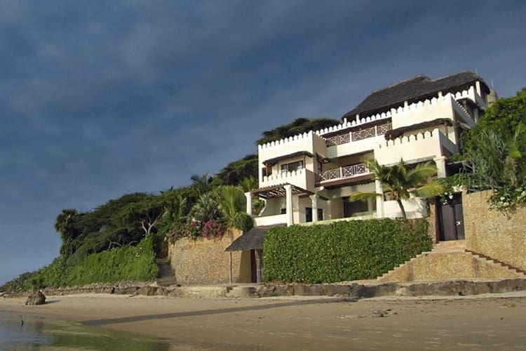 Shela Beach Lodge